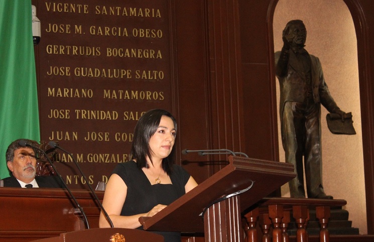 Dip. Gabriela Ceballos en Tribuna en entrega de Presea Melchor Ocampo