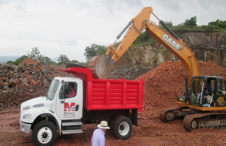 EXCAVADORA1