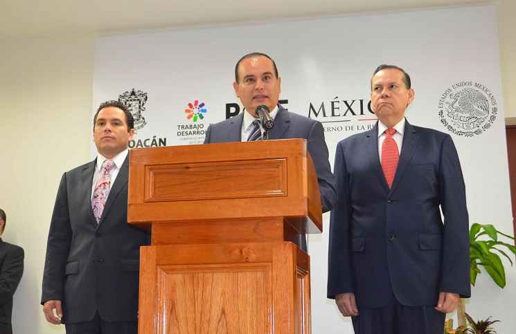Procurador General de Justicia del Estado de Michoacán, Lic. José Martín Godoy Castro.