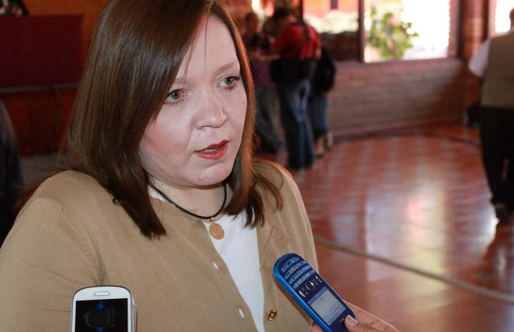 Dip. Laura González en sesión con sede alterna