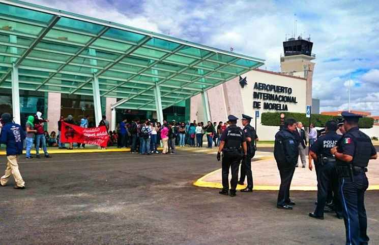 aeropuerto_morelia_normalistas_2-movil