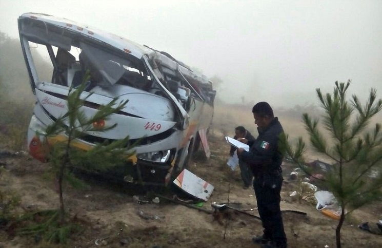 autobus_vuelca-movil