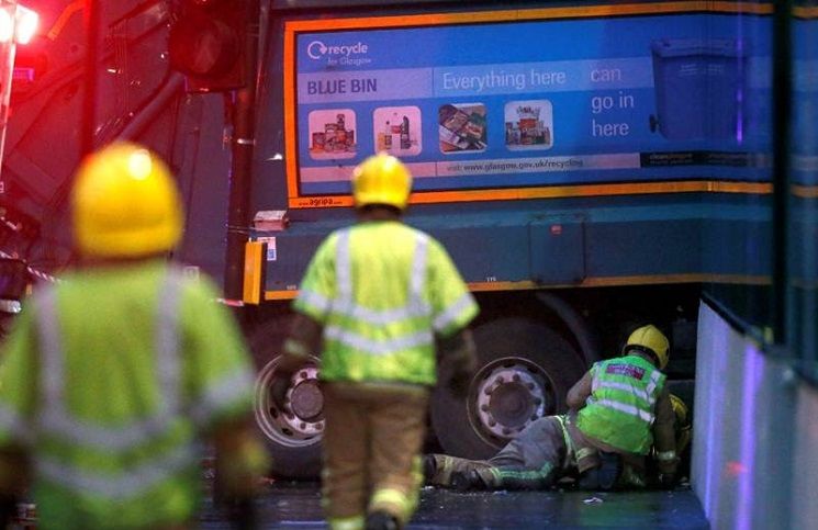 glasgow_camion_muertos-movil