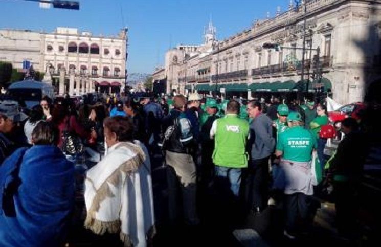 th_352fe25daf686bdb4edca223c921acea_92a68fbd34c3aa520f0c722ece6e4d19,bloqueo