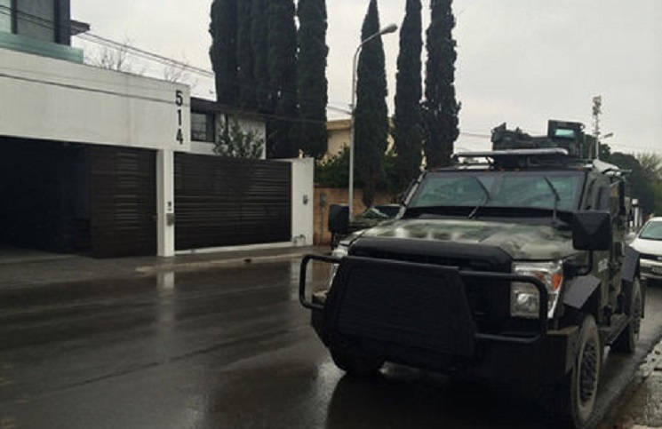 militares-vigilan-alrededores-zona_MILIMA20150305_0073_8