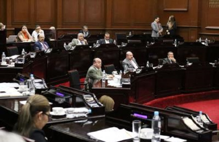 th_352fe25daf686bdb4edca223c921acea_f101e7a1529c378a5bece1f28b454829,se