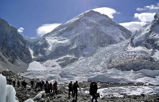 1reuters-everest-movil