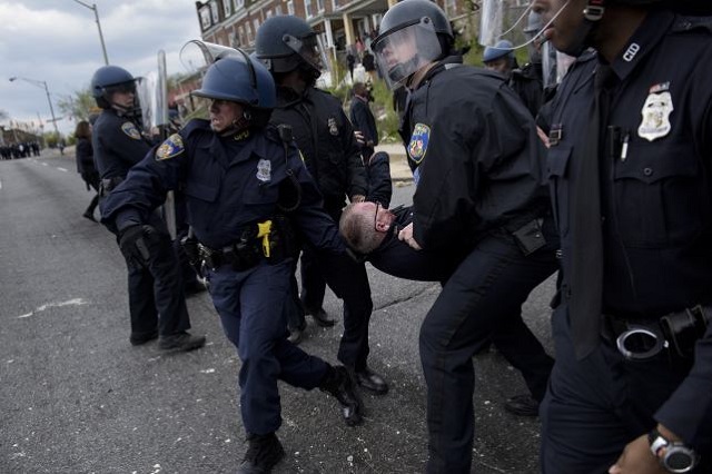 protesta-en-baltimore-11_642x428