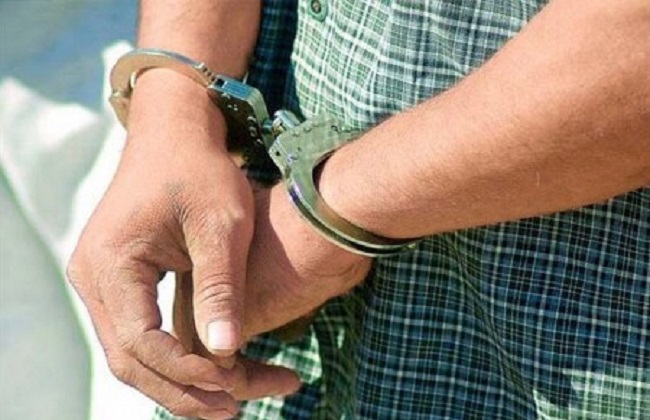 detenido-esposas-carcel7-450x300