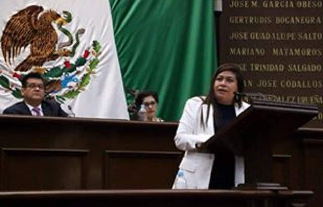 FOTO BELINDA ITURBIDE