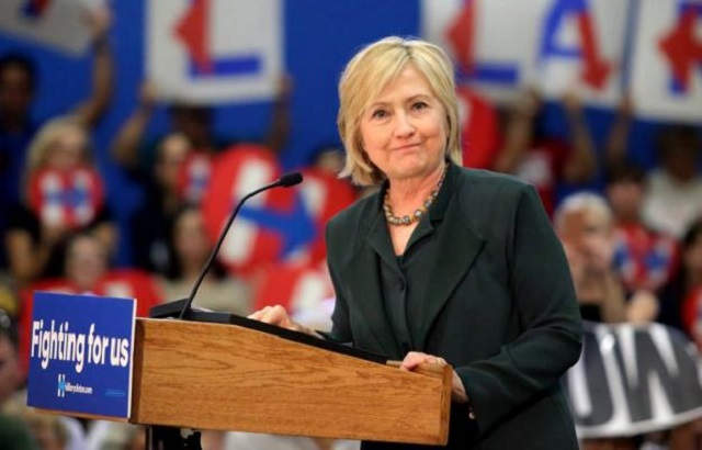 hillary_migrantes_trump_sello
