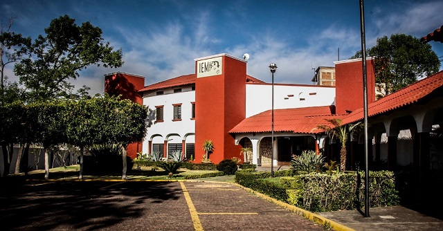FOTO FACHADA IEM2