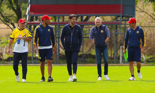 Cayo-el-primero-fuera-Joaquin-Villanueva-de-Atletico-Morelia-1160x700