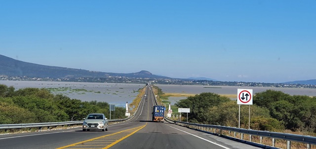 094 1.- Vista desde la carretera de cuota Morelia-Salamanca hace dos años y medio.